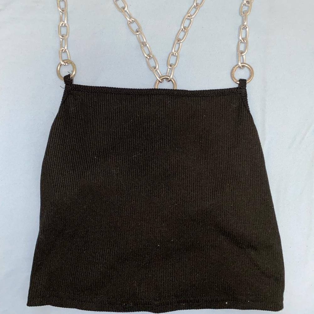 Chain strap top